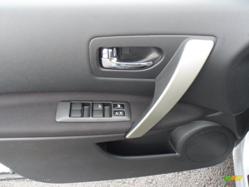 2011 Rogue S AWD - Silver Ice Metallic / Black photo #14