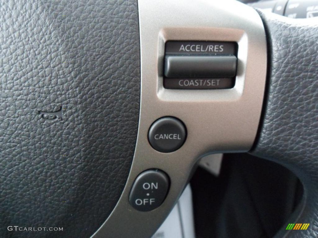 2011 Rogue S AWD - Silver Ice Metallic / Black photo #18
