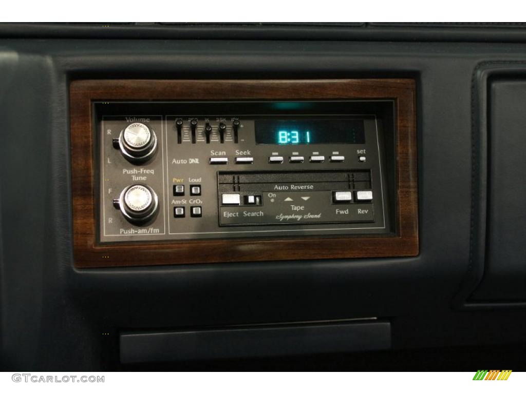1993 Cadillac DeVille Sedan Controls Photo #49476723