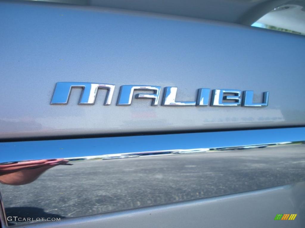 2004 Malibu LT V6 Sedan - Galaxy Silver Metallic / Gray photo #9