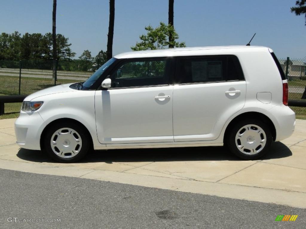 Super White 2008 Scion xB Standard xB Model Exterior Photo #49482042