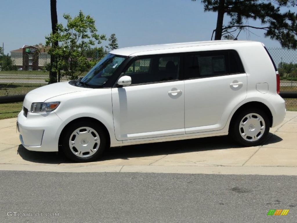 Super White 2008 Scion xB Standard xB Model Exterior Photo #49482057