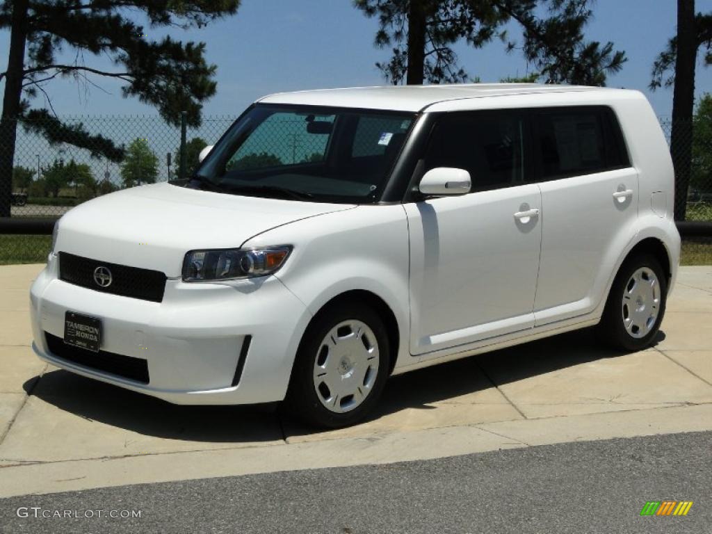 Super White 2008 Scion xB Standard xB Model Exterior Photo #49482084