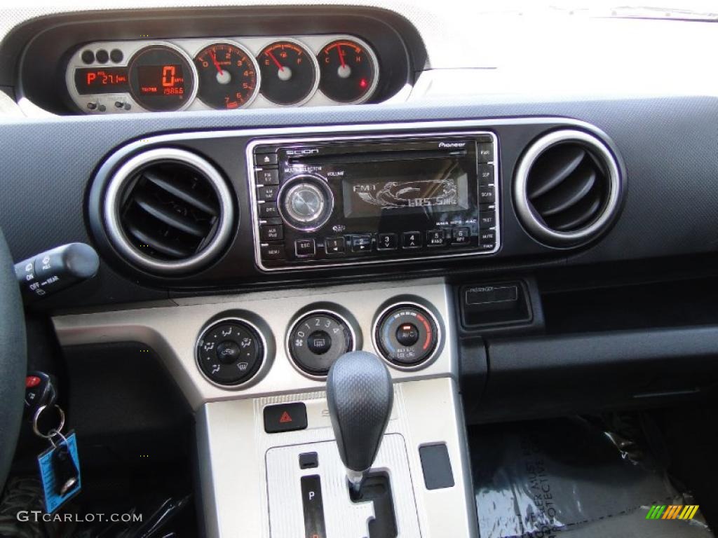 2008 Scion xB Standard xB Model Controls Photo #49482213