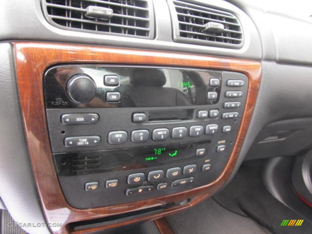 2003 Ford Taurus SEL Controls Photo #49486890
