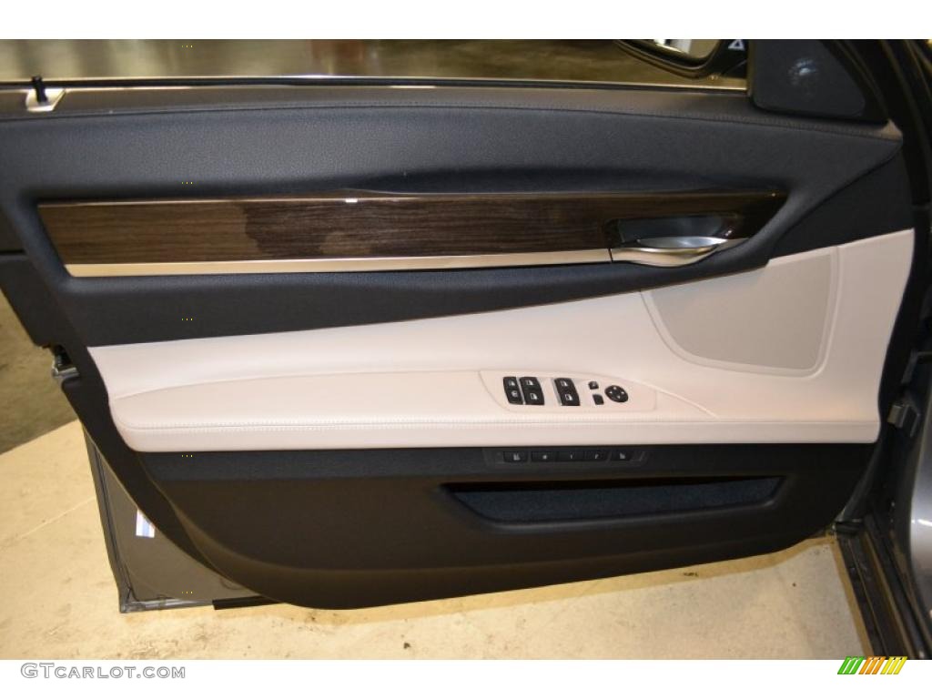 2011 BMW 7 Series 750i Sedan Oyster/Black Door Panel Photo #49488663