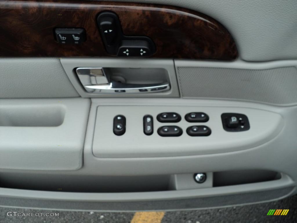 2005 Mercury Grand Marquis LS Controls Photo #49488903