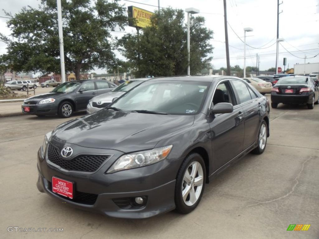 2010 Camry SE - Magnetic Gray Metallic / Dark Charcoal photo #1