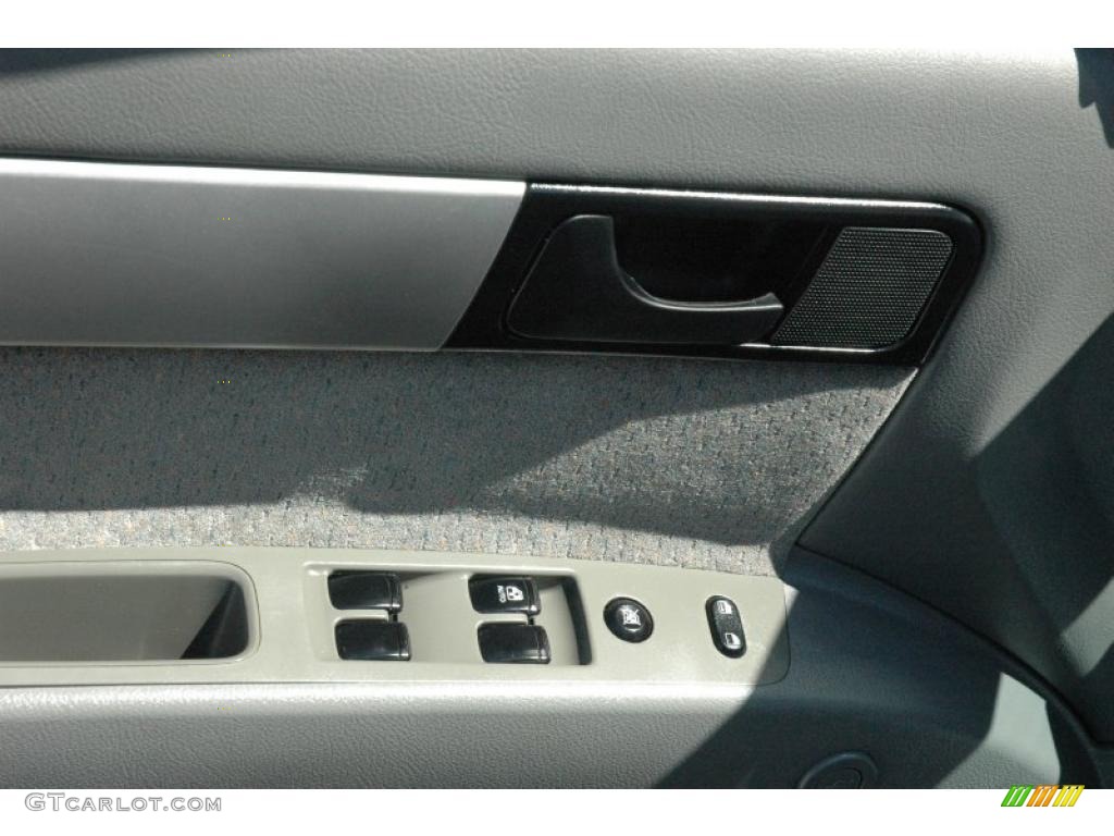 2004 Forenza S - Desert Green Metallic / Gray photo #11