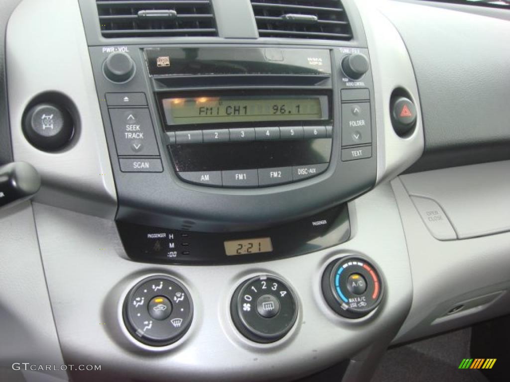 2007 Toyota RAV4 V6 4WD Controls Photo #49493892