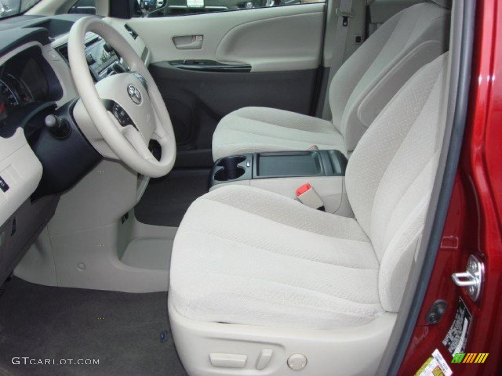 2011 Sienna LE - Salsa Red Pearl / Light Gray photo #10