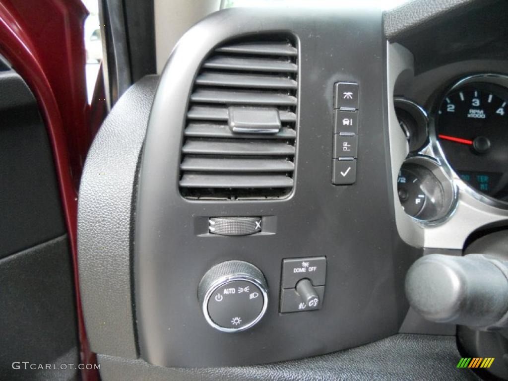 2008 GMC Sierra 1500 SLE Crew Cab Controls Photo #49500069