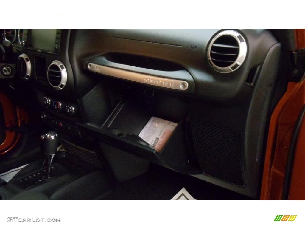 2011 Wrangler Rubicon 4x4 - Mango Tango Pearl / Black photo #20