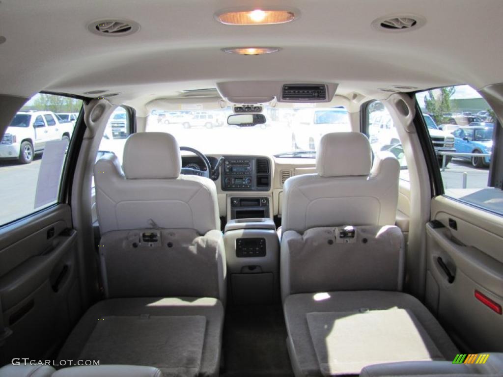 2004 Suburban 1500 LT 4x4 - Sandalwood Metallic / Tan/Neutral photo #24