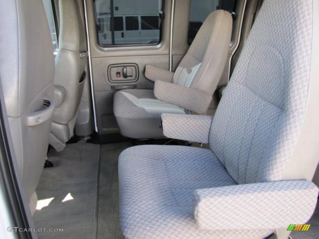 2005 Express 1500 LS Passenger Van - Summit White / Medium Dark Pewter photo #15