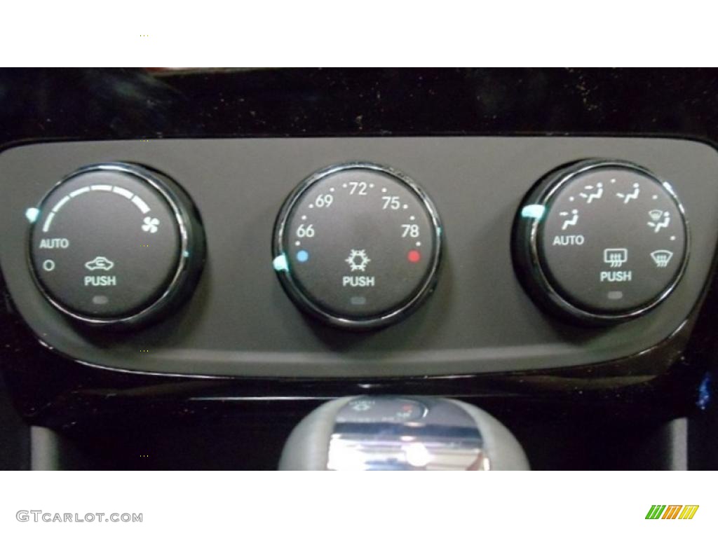 2011 Chrysler 200 Limited Controls Photo #49502031