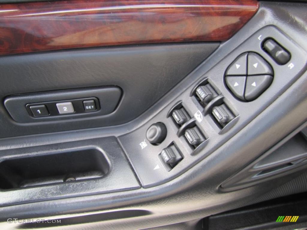2004 Jeep Grand Cherokee Limited 4x4 Controls Photo #49502898