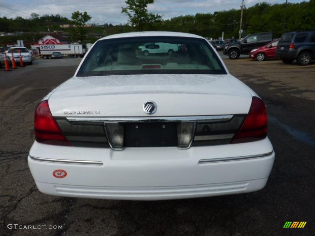 2009 Grand Marquis LS Ultimate Edition - Vibrant White / Light Camel photo #3