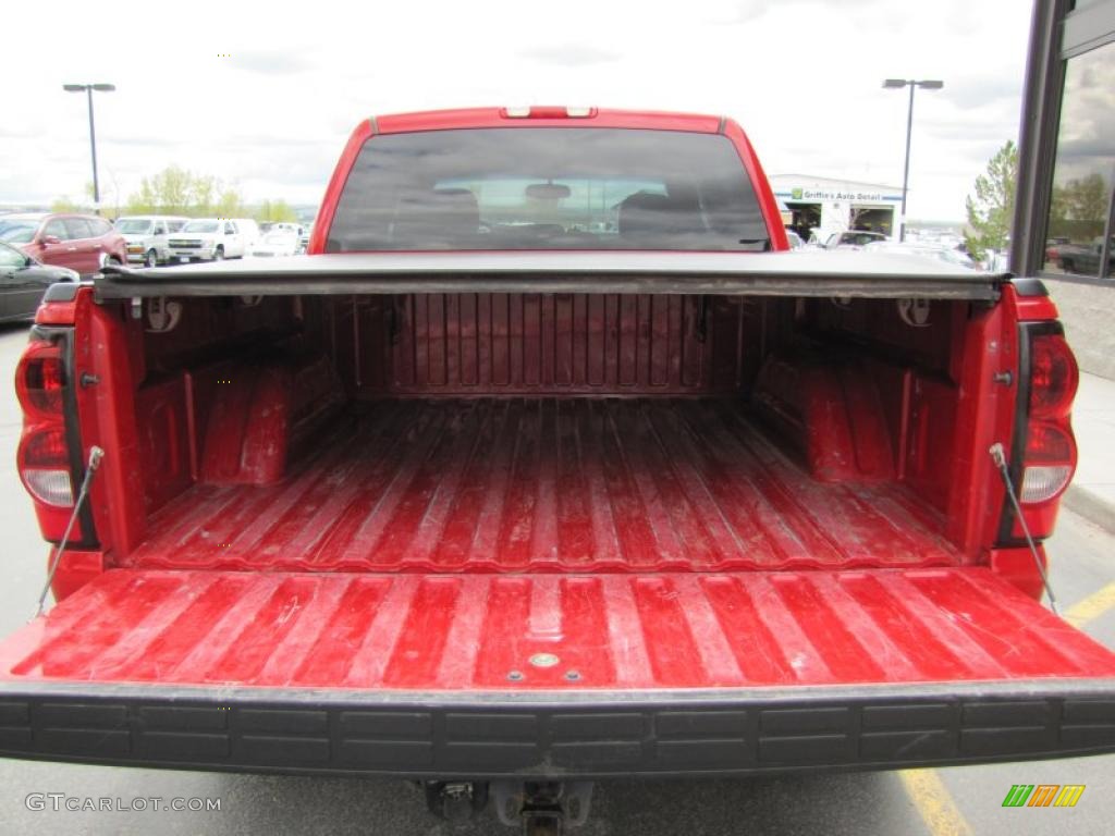 2005 Silverado 1500 Z71 Crew Cab 4x4 - Victory Red / Medium Gray photo #22