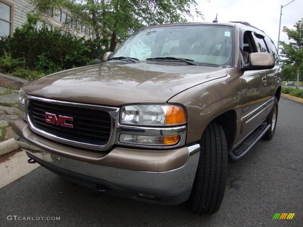 Sandalwood Metallic GMC Yukon