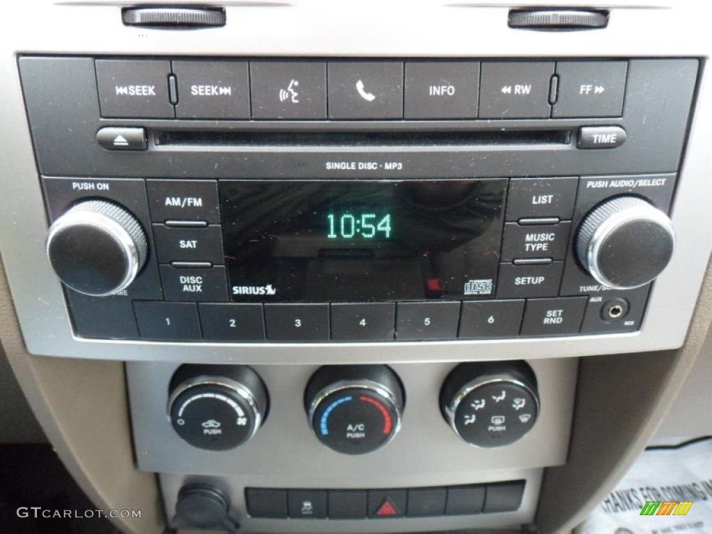 2010 Dodge Nitro Heat 4x4 Controls Photo #49506849