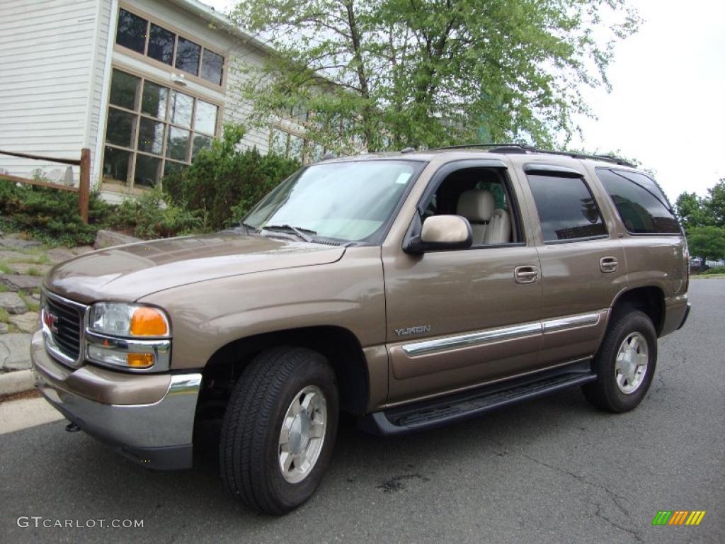 2004 Yukon SLT 4x4 - Sandalwood Metallic / Neutral/Shale photo #4