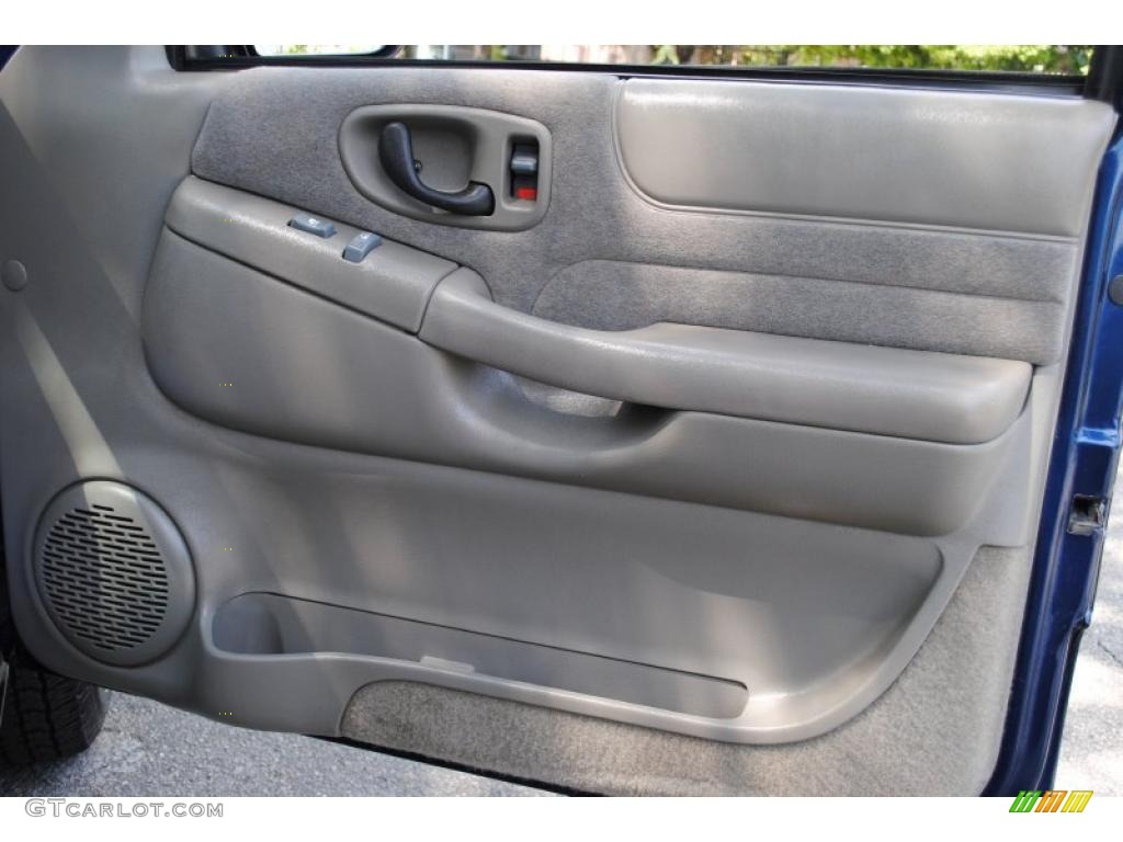 2000 GMC Jimmy SLS 4x4 Pewter Door Panel Photo #49508892