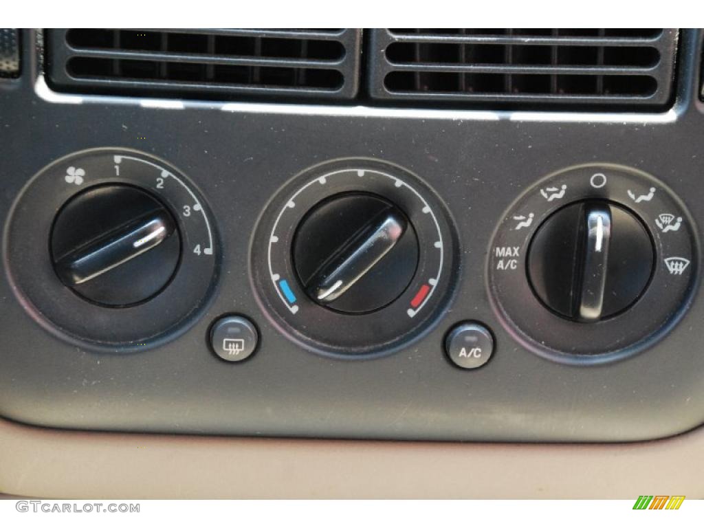 2003 Ford Explorer XLS Controls Photo #49511130