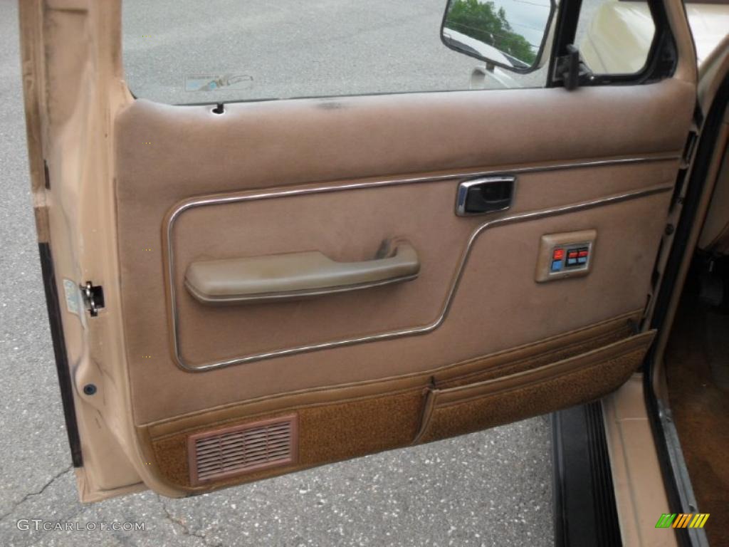 1988 Ford Bronco II XL Tan Door Panel Photo #49515350