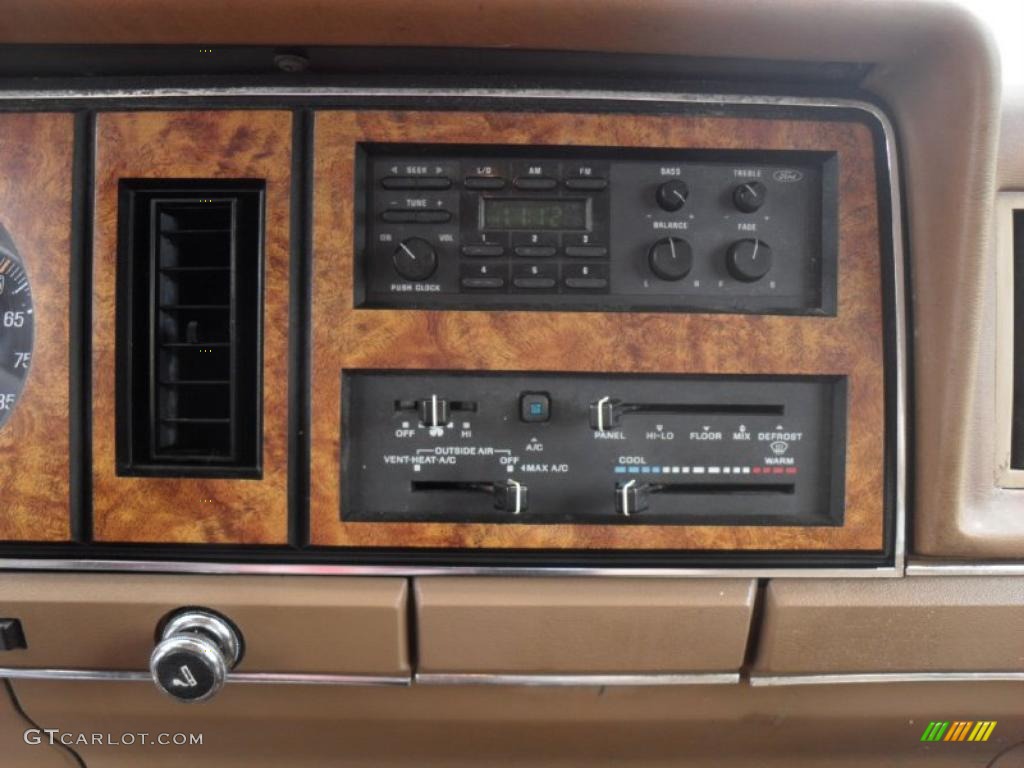 1988 Bronco II XL - Light Chestnut/Dark Chestnut / Tan photo #10