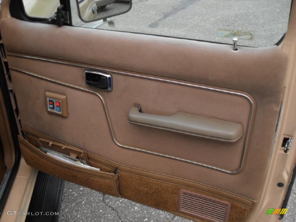 1988 Ford Bronco II XL Tan Door Panel Photo #49515524