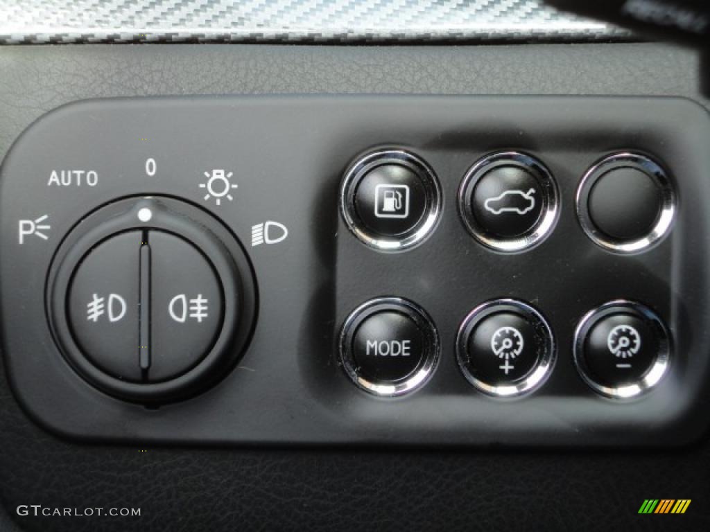 2011 Maserati GranTurismo S Controls Photo #49516190