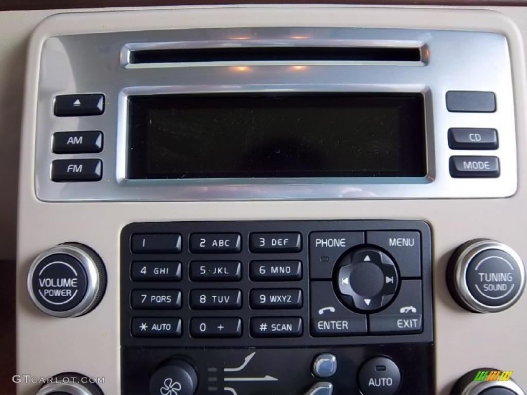 2011 Volvo XC70 3.2 AWD Controls Photo #49518032
