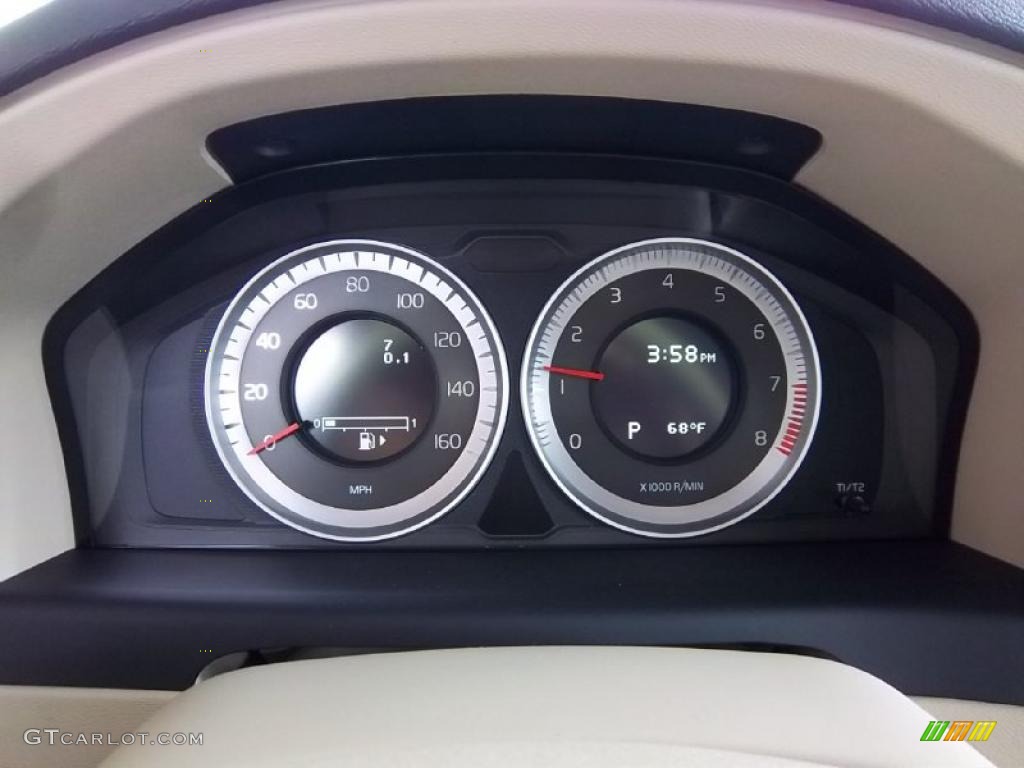 2011 Volvo XC70 3.2 AWD Gauges Photos