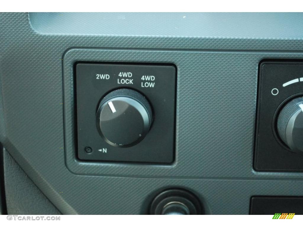 2008 Dodge Ram 2500 SXT Mega Cab 4x4 Controls Photo #49518956
