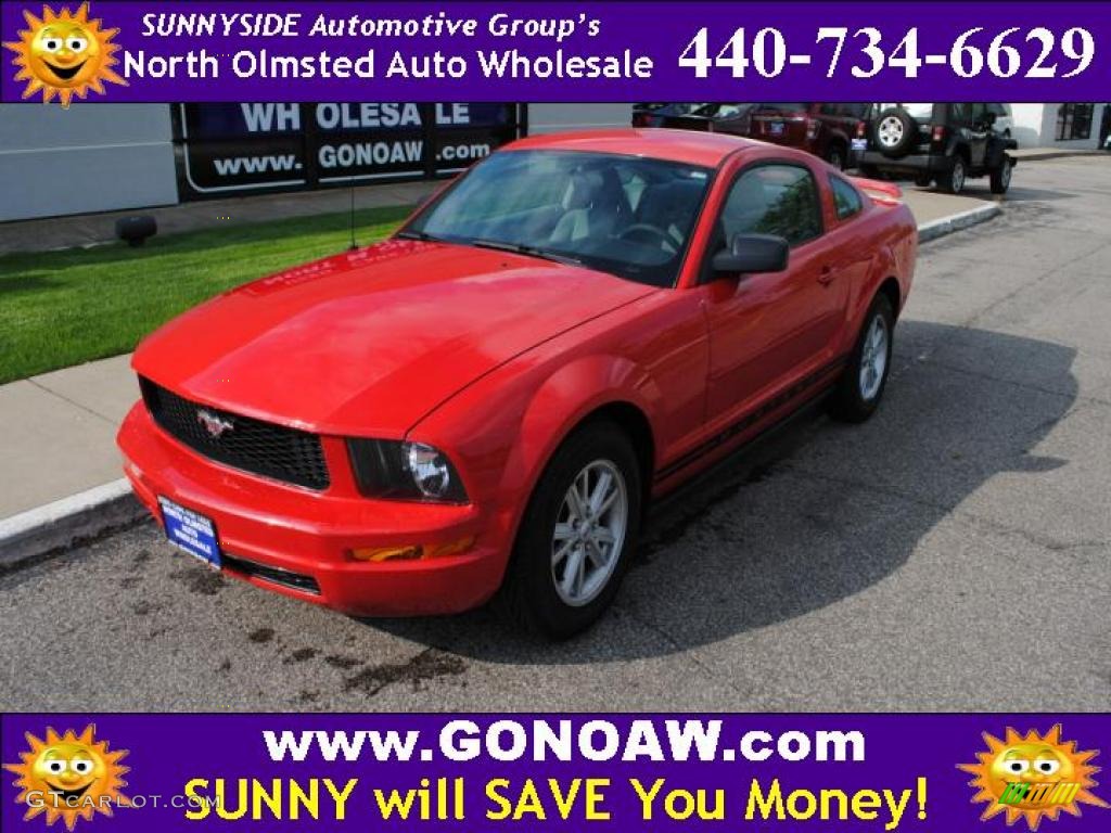 2005 Mustang V6 Deluxe Coupe - Torch Red / Light Graphite photo #1