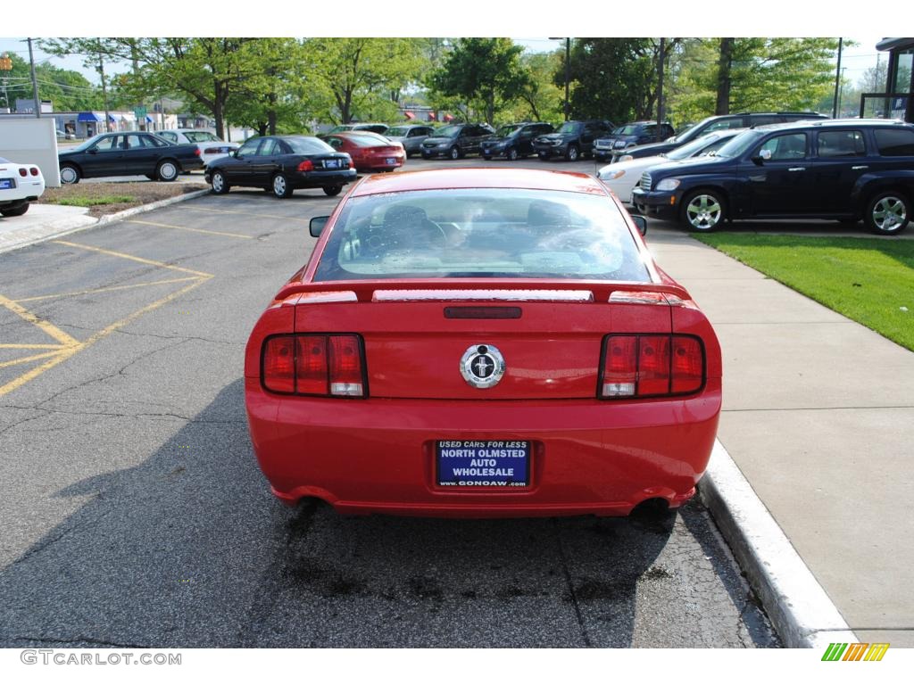 2005 Mustang V6 Deluxe Coupe - Torch Red / Light Graphite photo #8