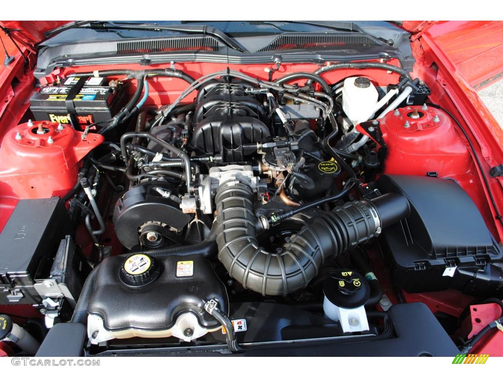 2005 Mustang V6 Deluxe Coupe - Torch Red / Light Graphite photo #15