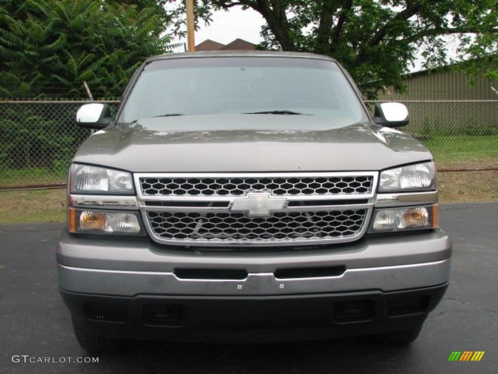 2006 Silverado 1500 LS Crew Cab 4x4 - Graystone Metallic / Dark Charcoal photo #2