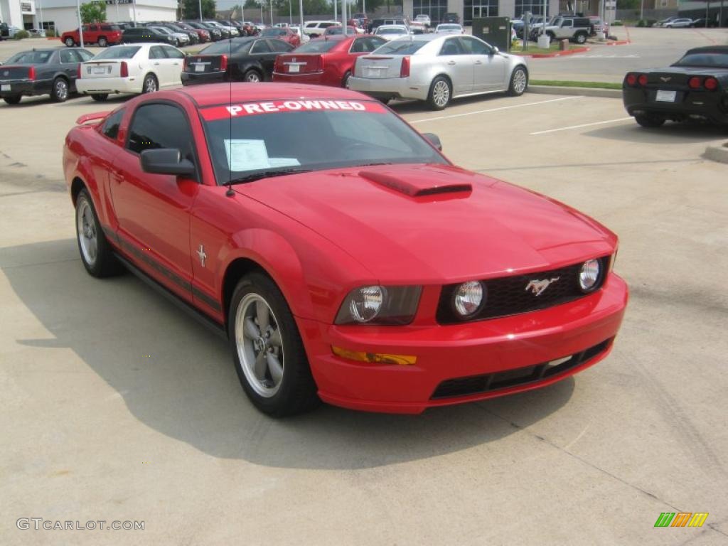2006 Mustang V6 Deluxe Coupe - Torch Red / Dark Charcoal photo #7