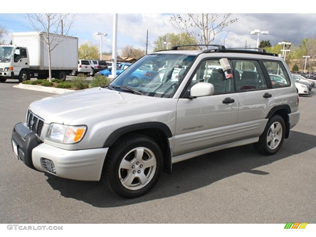 Silverthorn Metallic 2001 Subaru Forester 2.5 S Exterior Photo #49527260