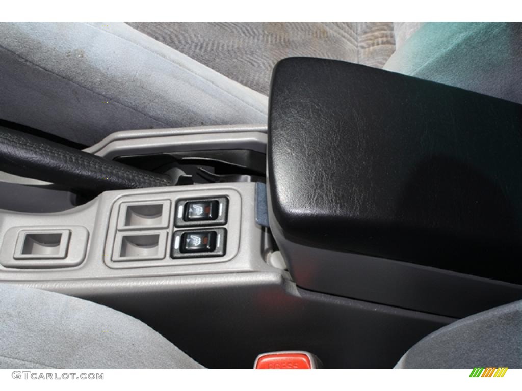2001 Forester 2.5 S - Silverthorn Metallic / Gray photo #23