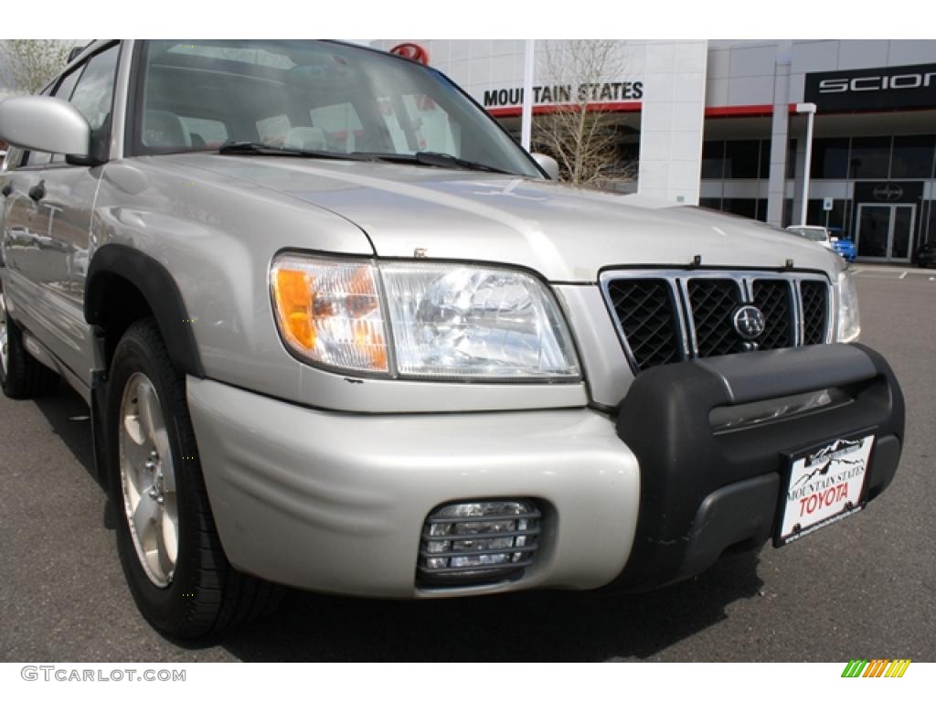 2001 Forester 2.5 S - Silverthorn Metallic / Gray photo #31