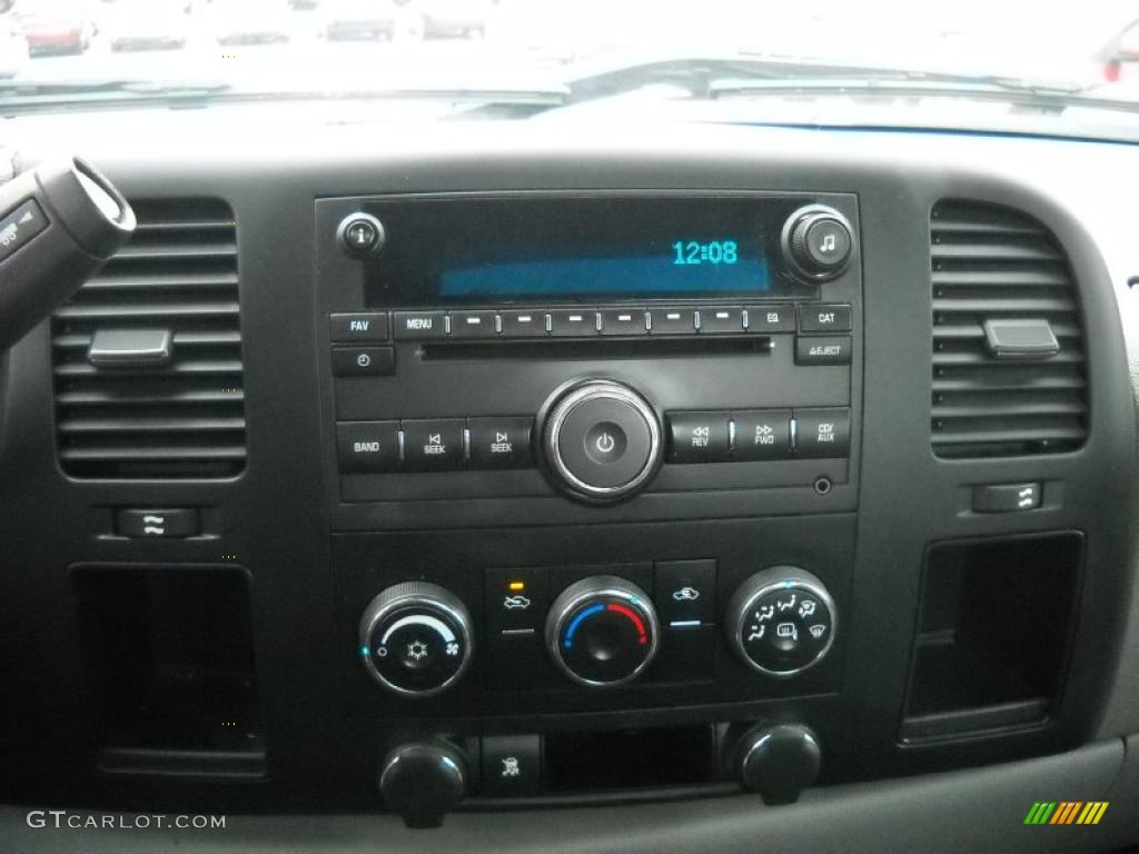 2009 Chevrolet Silverado 1500 LS Regular Cab 4x4 Controls Photo #49528754