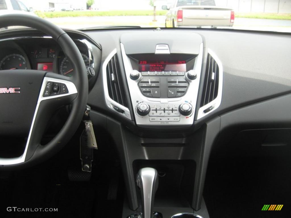 2011 GMC Terrain SLE Controls Photo #49529258