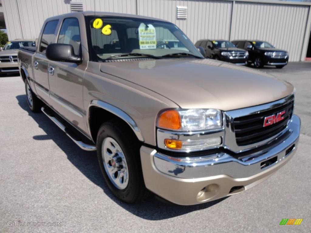 2006 Sierra 1500 SL Crew Cab - Sand Beige Metallic / Neutral photo #13