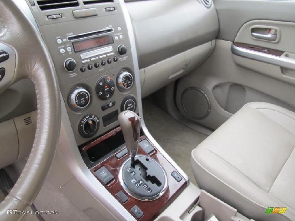 2006 Suzuki Grand Vitara Luxury 4x4 Beige Dashboard Photo #49531226