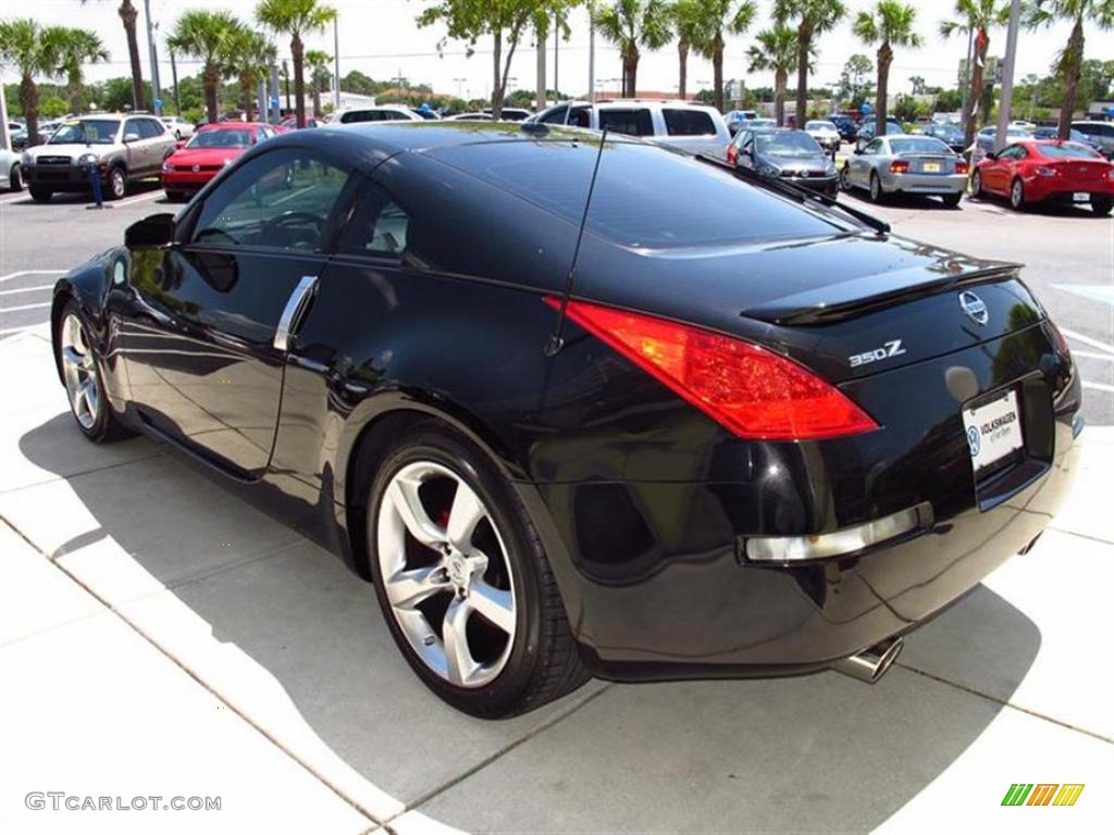 2006 350Z Touring Coupe - Magnetic Black Pearl / Charcoal Leather photo #5
