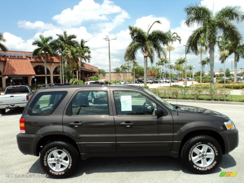 2006 Escape XLS - Dark Stone Metallic / Medium/Dark Pebble photo #5