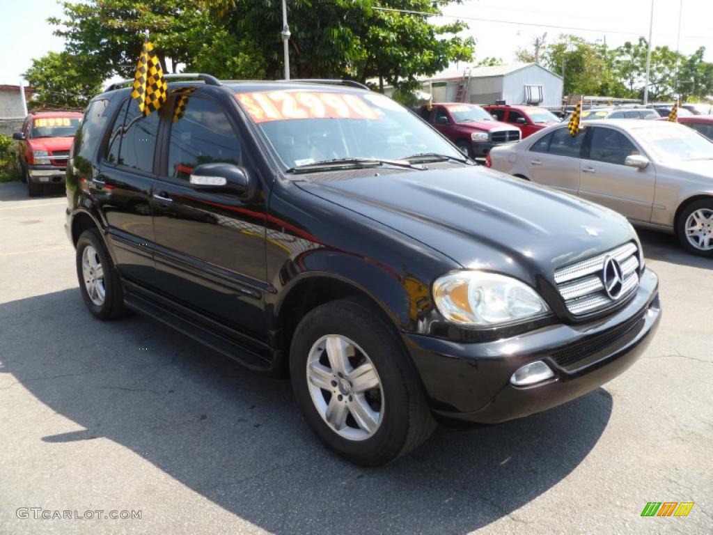 Black Mercedes-Benz ML